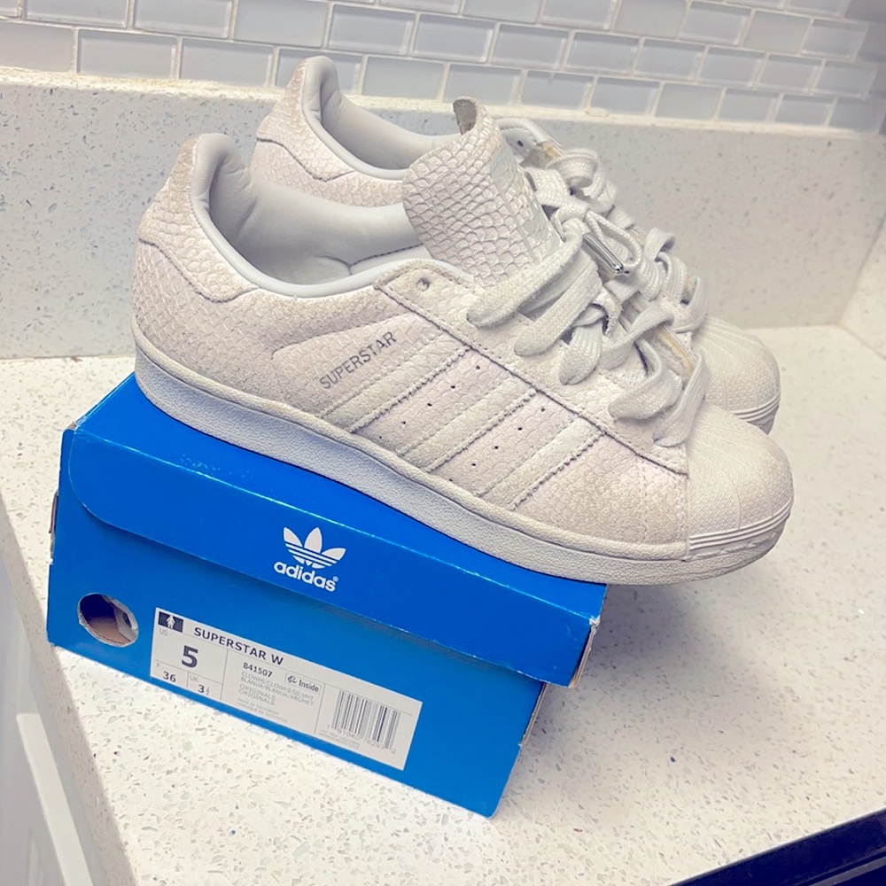 Adidas superstar! Croc suede